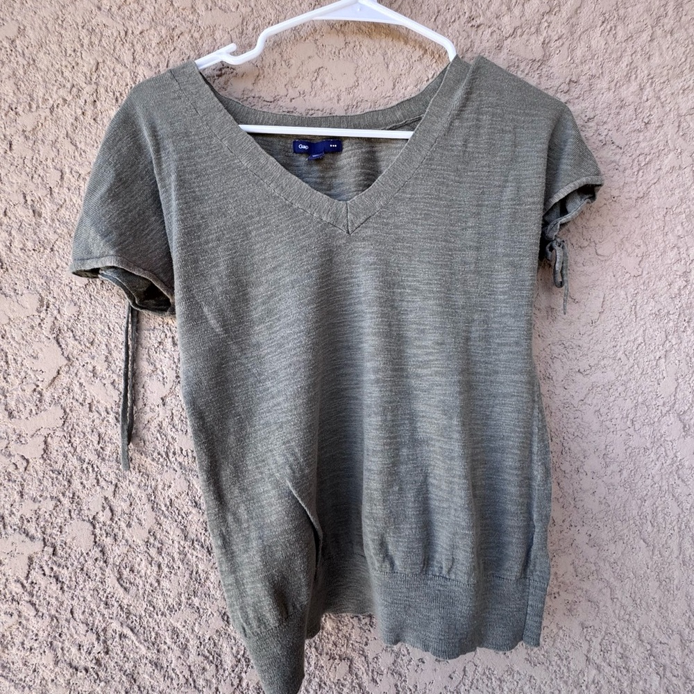 GUC Gap Women’s 100% Cotton Short Sleeve V-Neck Top Green Sz 8